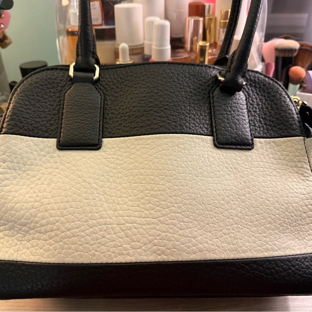 Kate Spade RARE Story book lining Black and beige pebbled leather Satchel - Picture 2 of 6